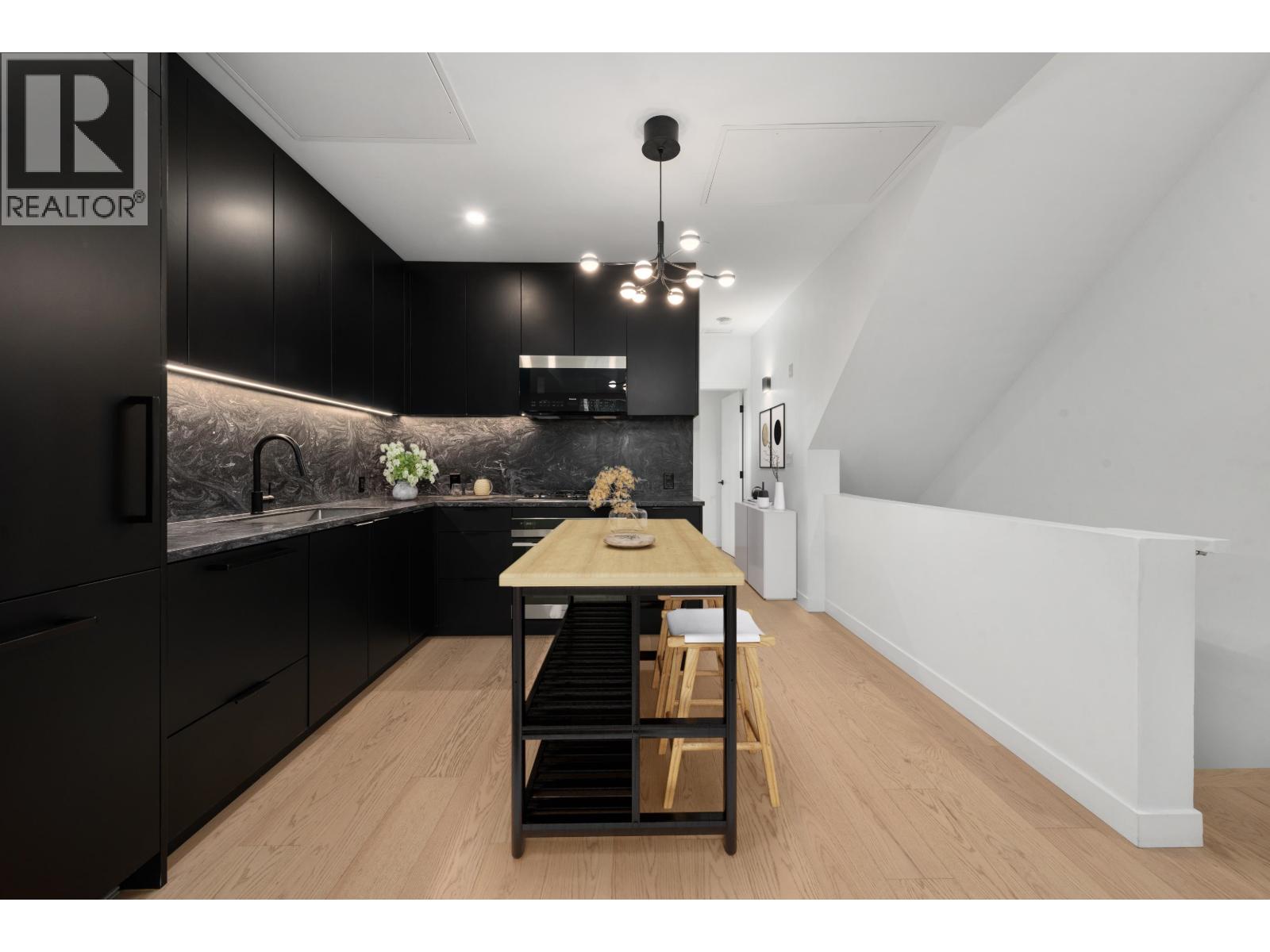 122 650 E 2nd Street, North Vancouver, British Columbia  V7L 1E3 - Photo 9 - R3115607