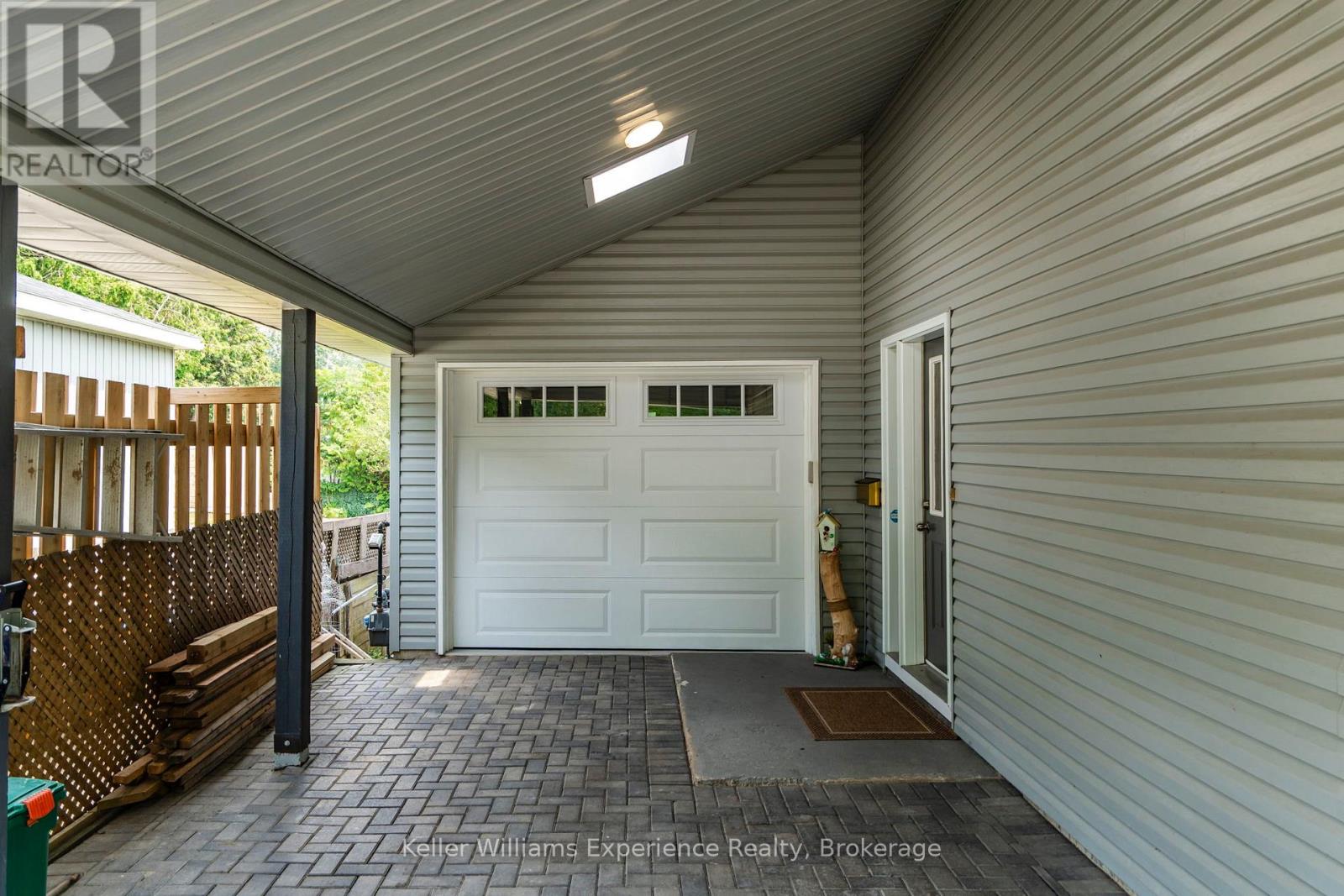 329 & 331 Browns Line, Tay (Waubaushene), Ontario  L0K 2C0 - Photo 2 - S13042470