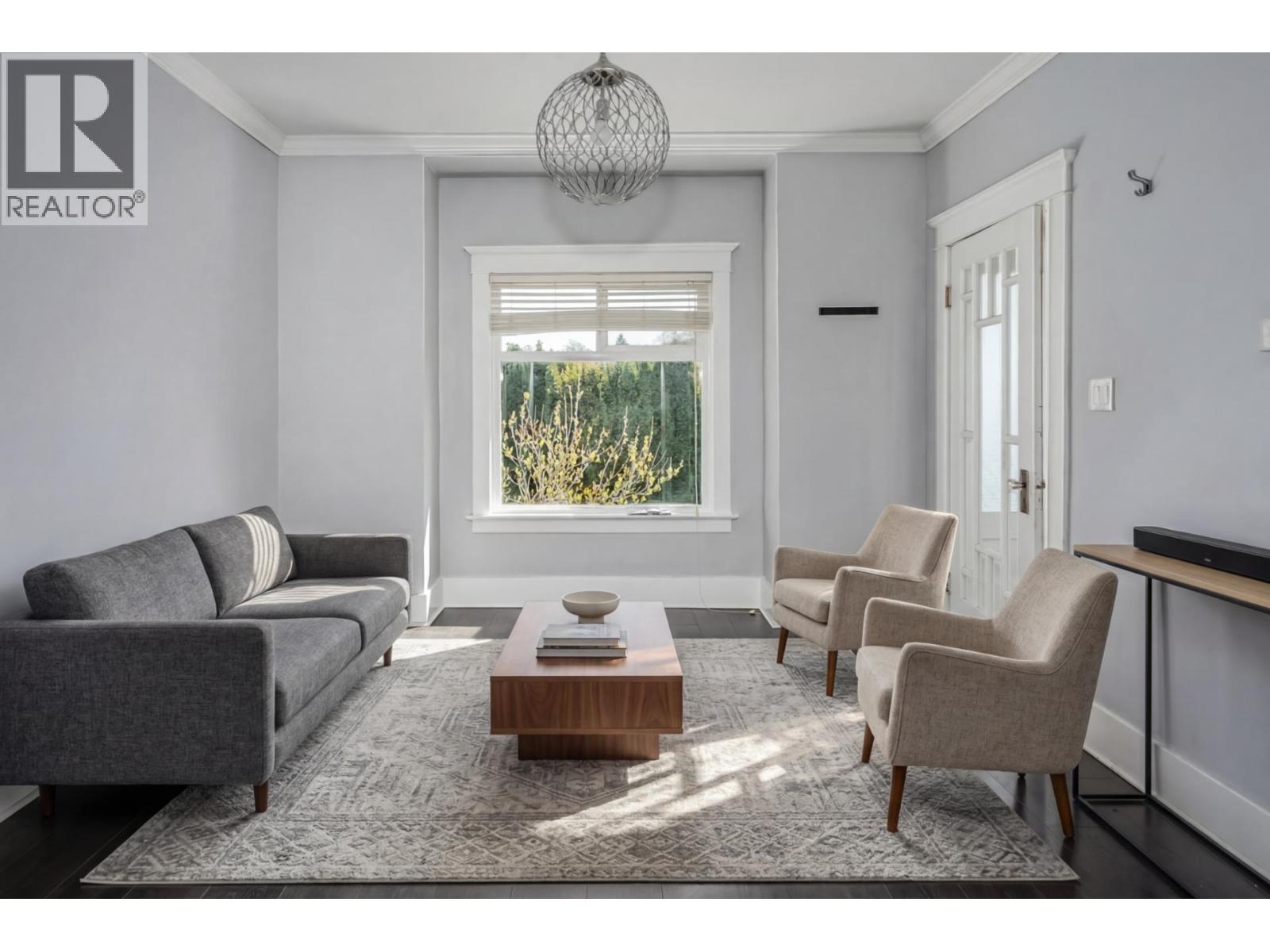 6085 Quebec Street, Vancouver, British Columbia  V5W 2P5 - Photo 2 - R3113854