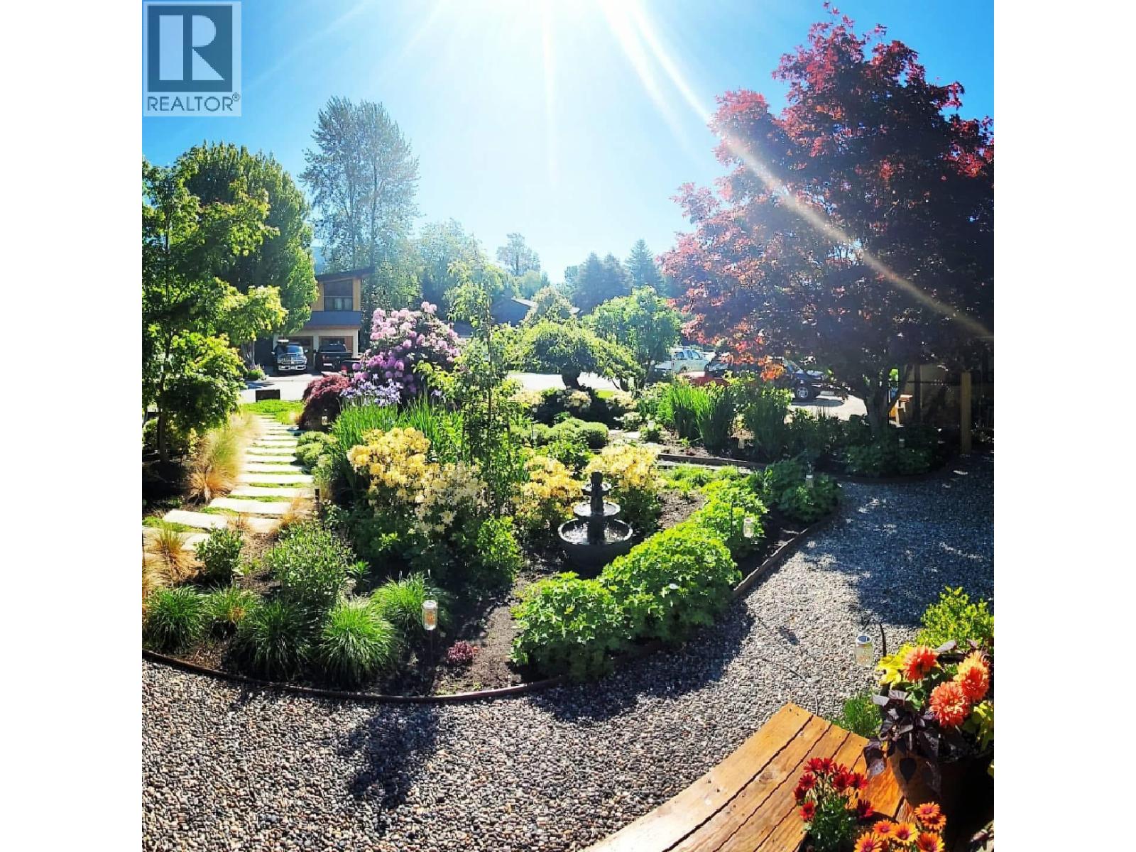 41281 Meadow Avenue, Squamish, British Columbia  V0N 1T0 - Photo 31 - R3115590