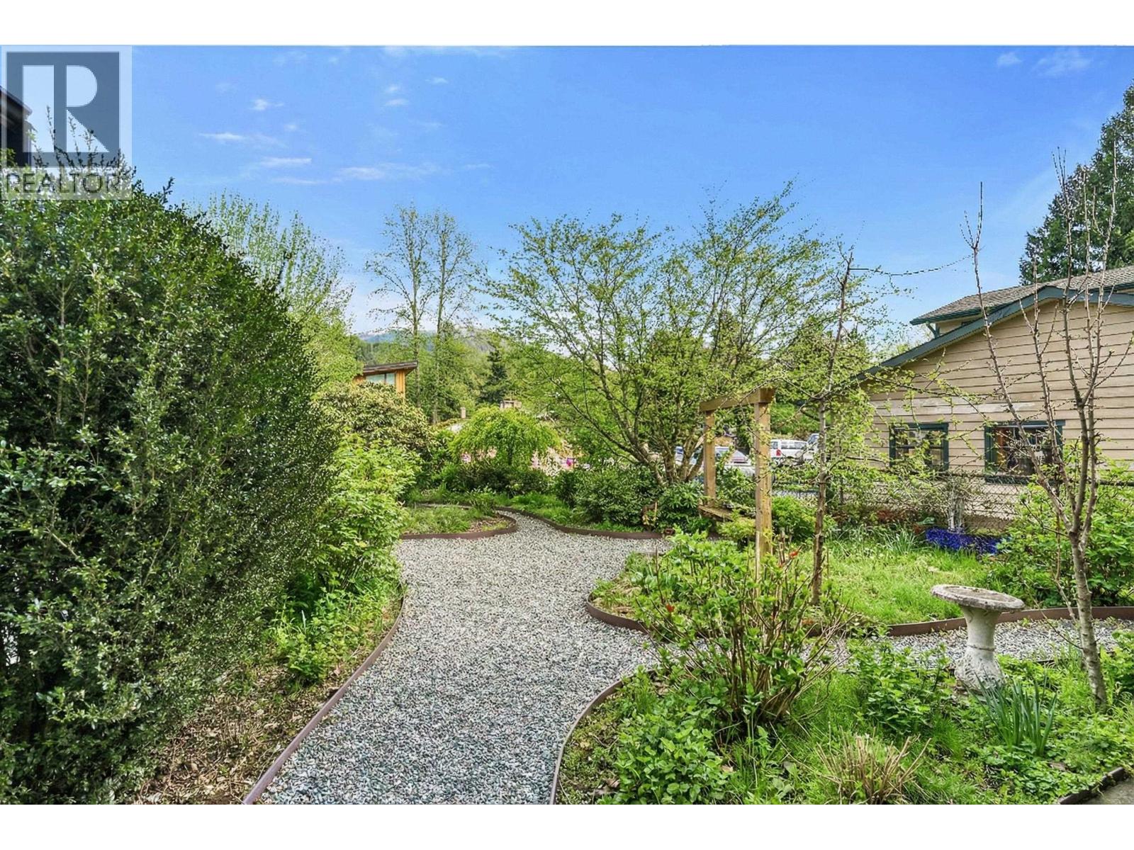 41281 Meadow Avenue, Squamish, British Columbia  V0N 1T0 - Photo 34 - R3115590