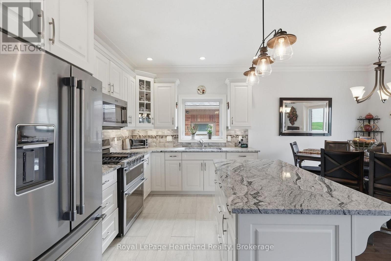 6 Brown Street S, Minto, Ontario  N0G 1M0 - Photo 11 - X13042462