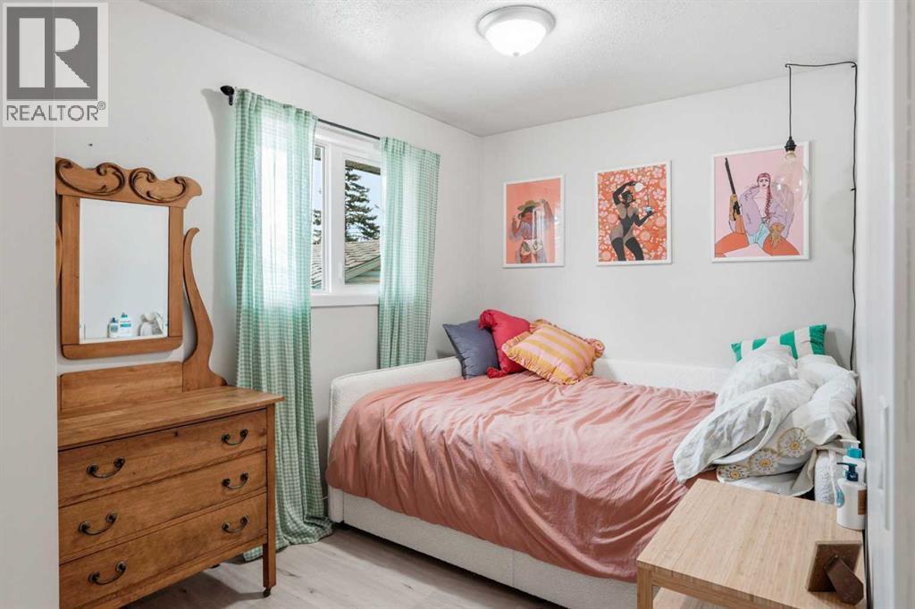 20 Dovely Way Se, Calgary, Alberta  T2B 2K8 - Photo 12 - A2304116