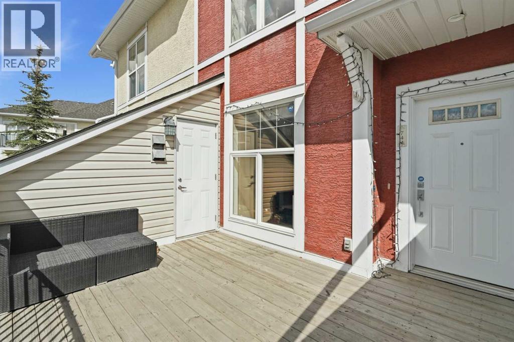 744 73 Street SW, Calgary, Alberta  T3H 5V9 - Photo 4 - A2305016