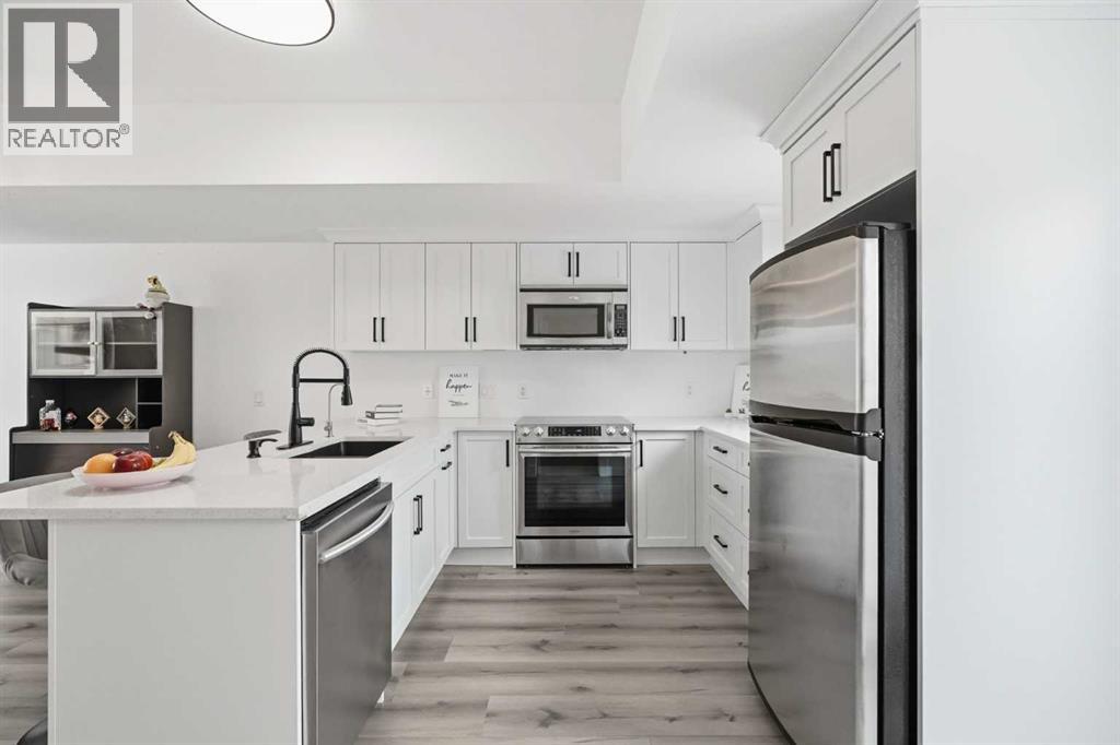 744 73 Street SW, Calgary, Alberta  T3H 5V9 - Photo 14 - A2305016