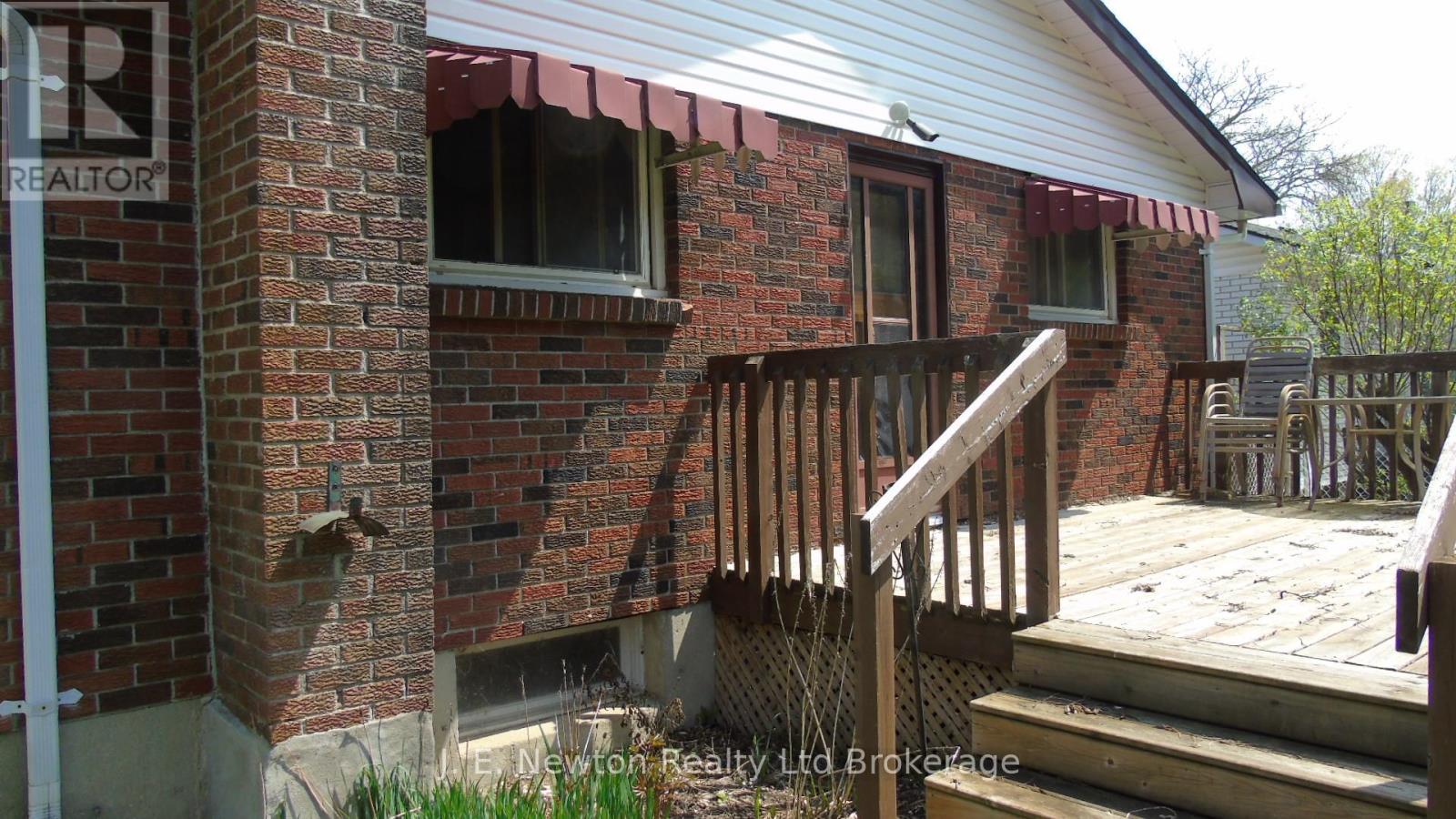 17 Devon Court, Tillsonburg, Ontario  N4G 4K3 - Photo 2 - X13042566