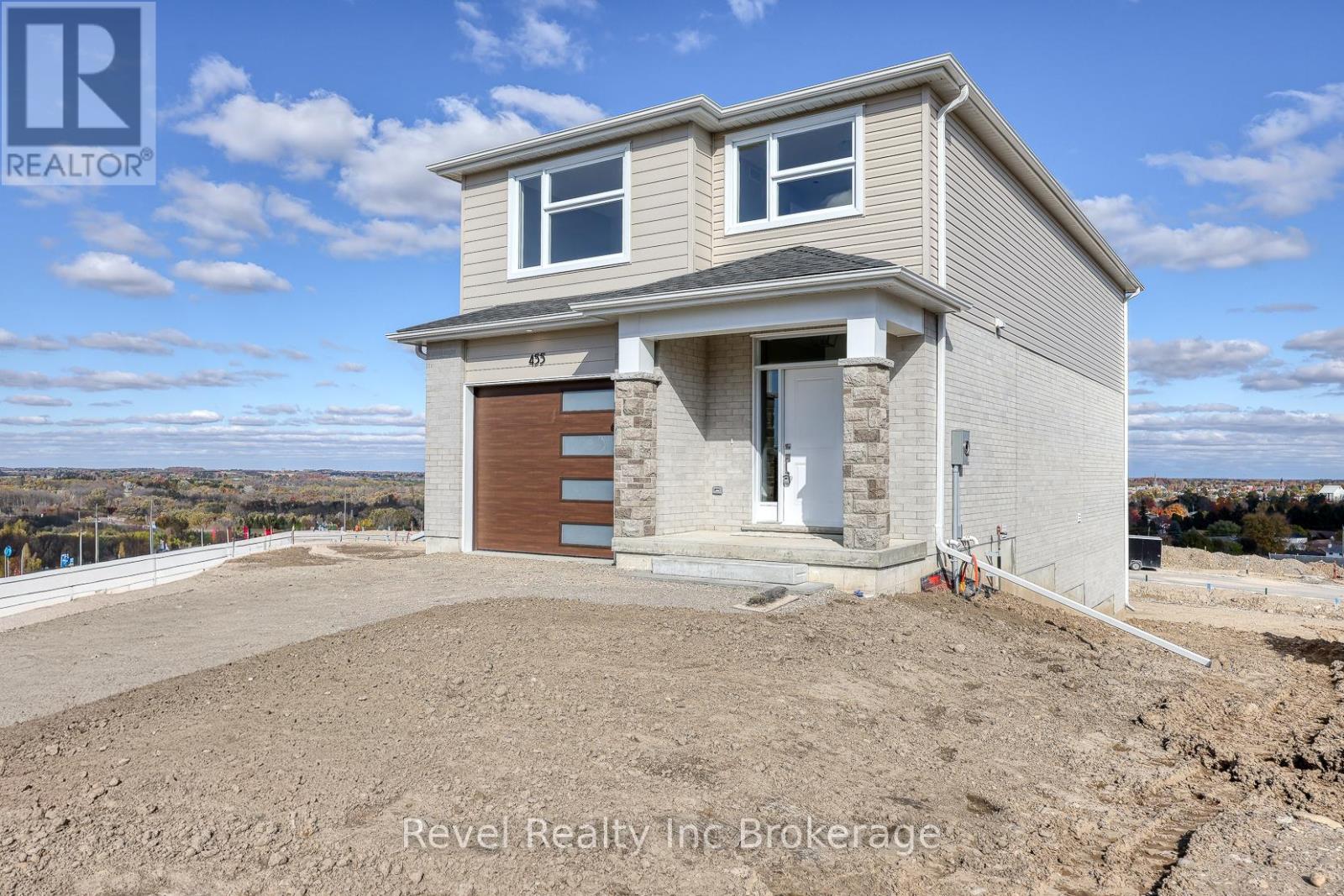 455 Gillespie Street, Woodstock, Ontario  N4S 7V6 - Photo 1 - X13042570