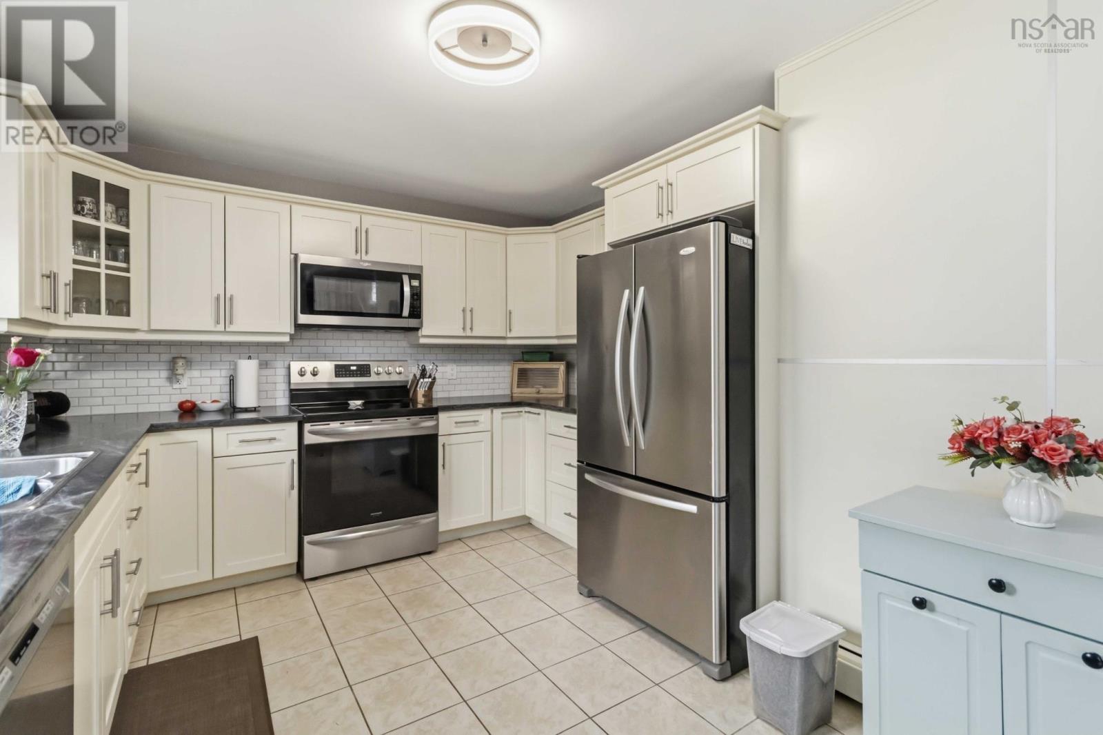 29 Lively Road, Middle Sackville, Nova Scotia  B4E 3A9 - Photo 10 - 202608592