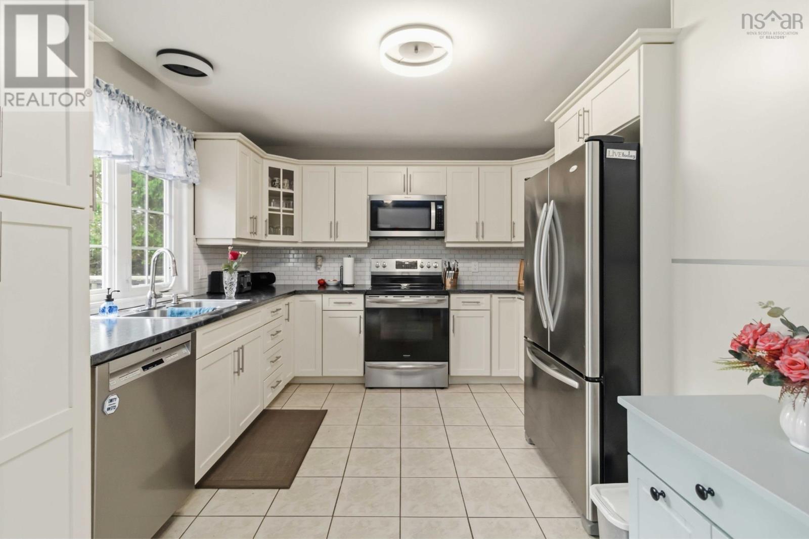 29 Lively Road, Middle Sackville, Nova Scotia  B4E 3A9 - Photo 9 - 202608592