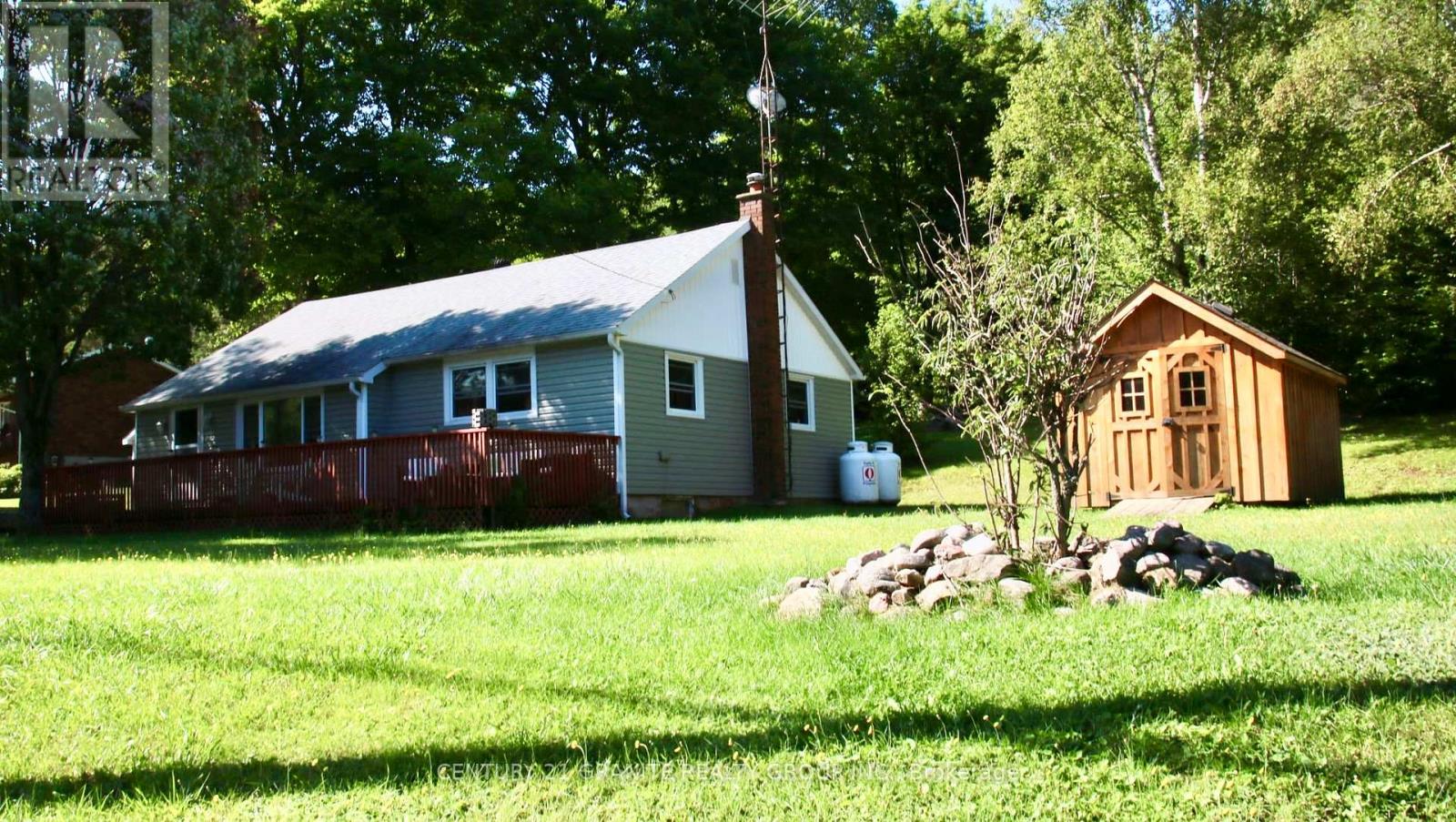 27455 62 Highway S, Bancroft (Dungannon Ward), Ontario  K0L 1C0 - Photo 2 - X13041530