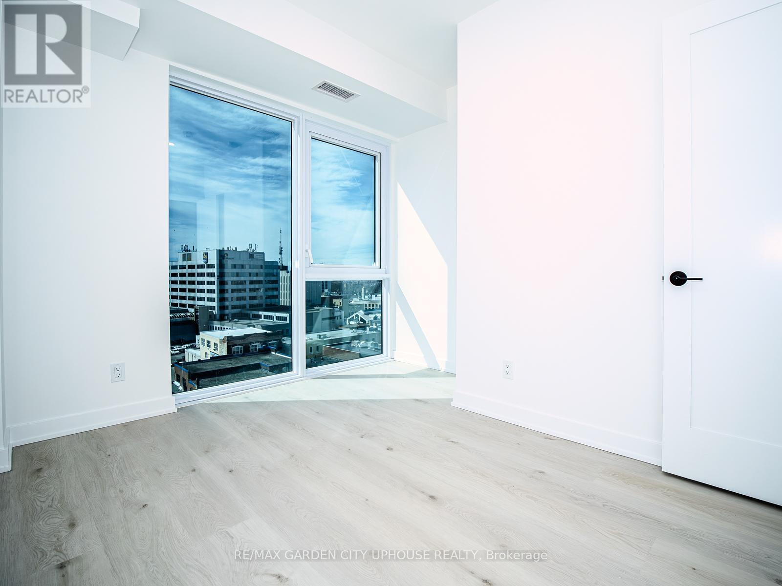 901 - 57 Carlisle Street, St. Catharines, Ontario  L2R 7N6 - Photo 14 - X12881330