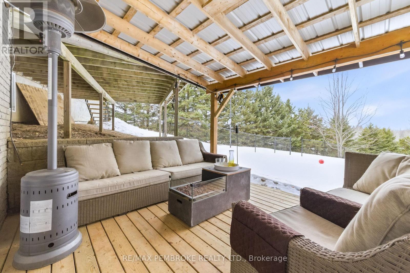 56 Robertson Drive, Whitewater Region, Ontario  K0J 1C0 - Photo 41 - X12962636