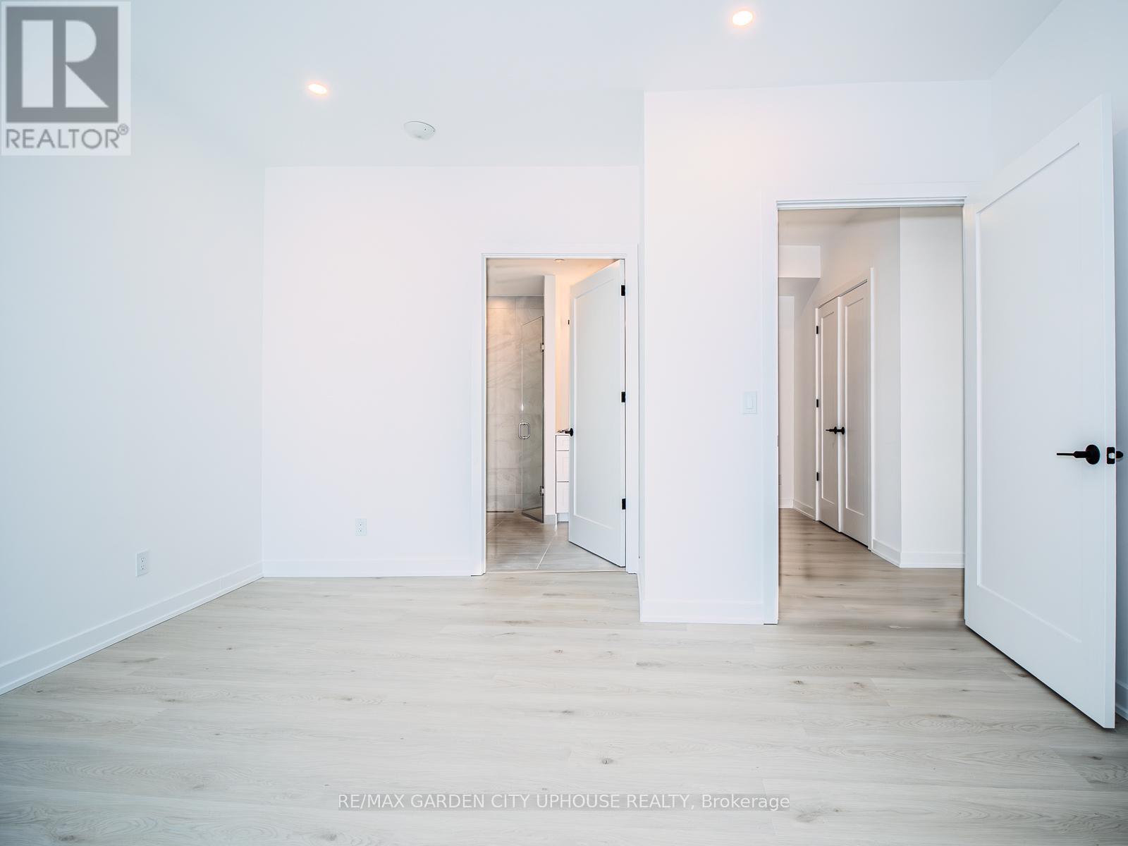 901 - 57 Carlisle Street, St. Catharines, Ontario  L2R 7N6 - Photo 4 - X12881330