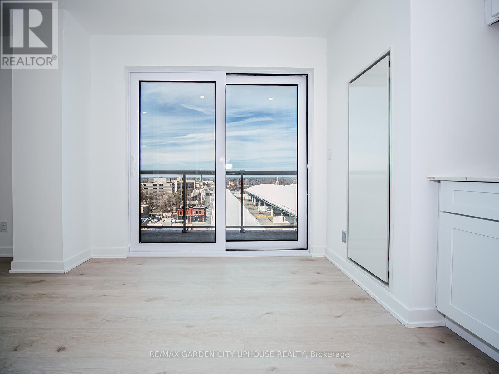 901 - 57 Carlisle Street, St. Catharines, Ontario  L2R 7N6 - Photo 9 - X12881330