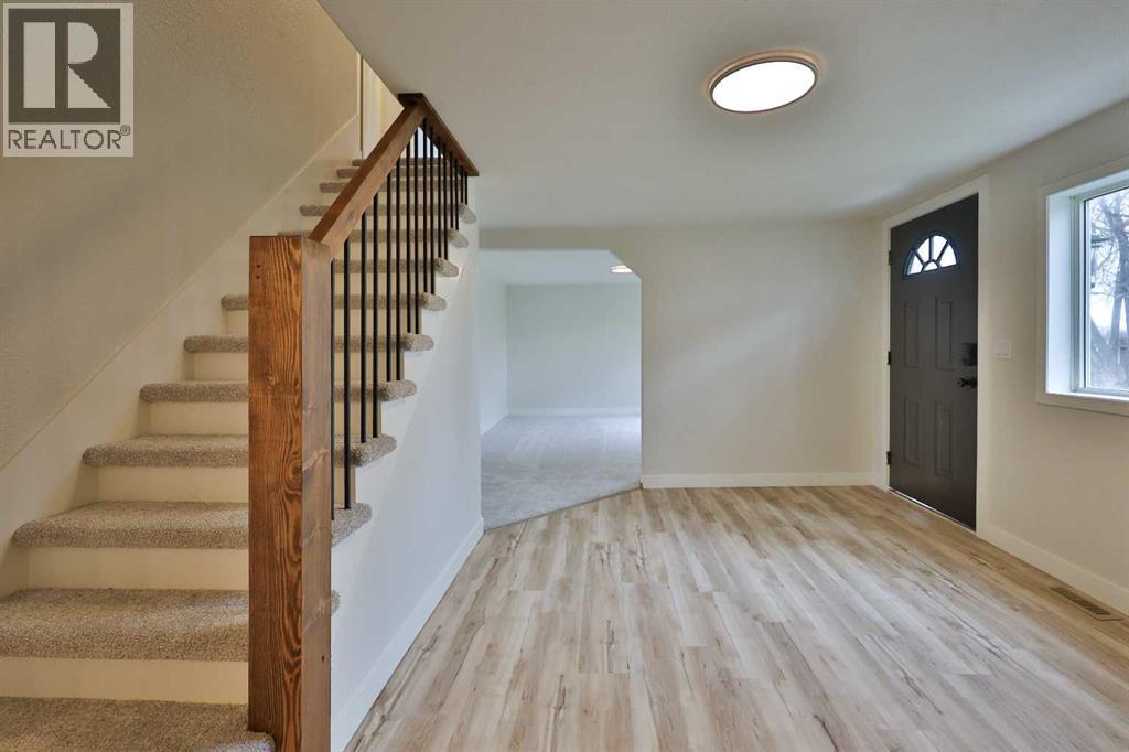 29 W 1 Avenue  N, Magrath, Alberta  T0K 1J0 - Photo 3 - A2303972