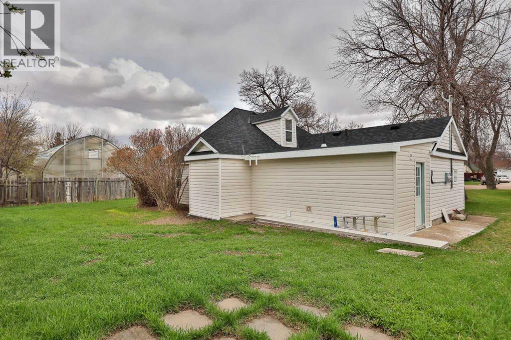 29 W 1 Avenue  N, Magrath, Alberta  T0K 1J0 - Photo 36 - A2303972