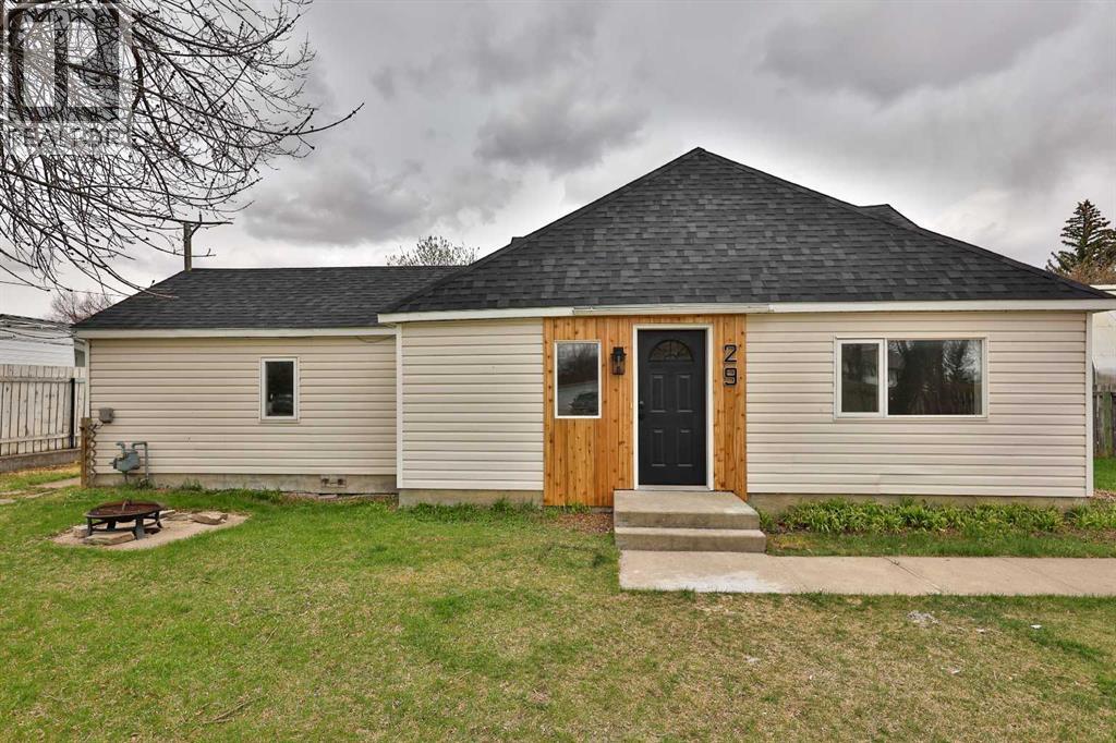 29 W 1 Avenue  N, Magrath, Alberta