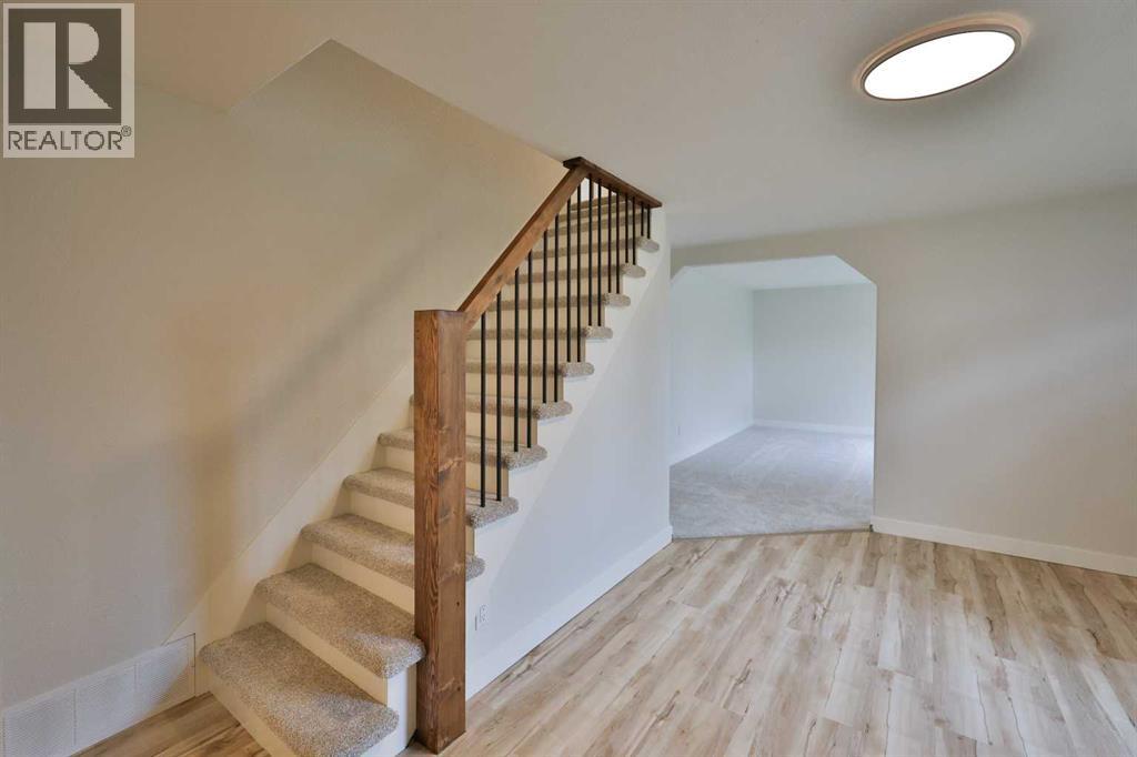 29 W 1 Avenue  N, Magrath, Alberta  T0K 1J0 - Photo 5 - A2303972
