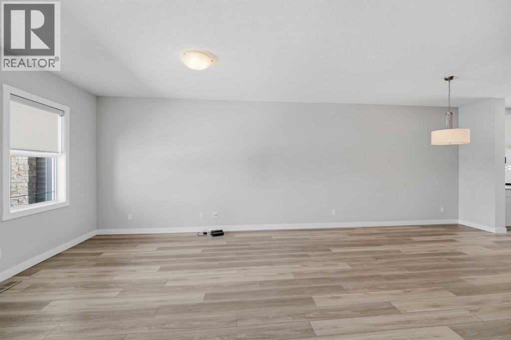 125 Edith Gate Nw, Calgary, Alberta  T3R 1Z2 - Photo 3 - A2295954