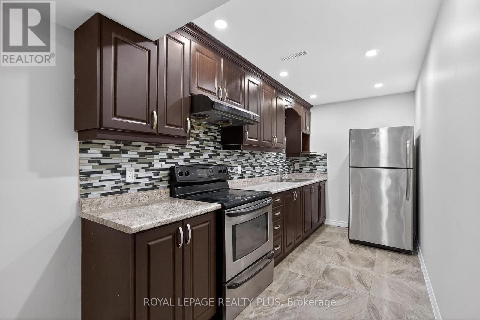 Basement - 19 Treadgold Road, Brampton, Ontario  L6P 2J4 - Photo 6 - W13042464