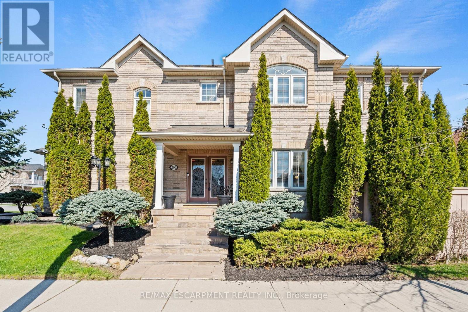 200 Miller Drive, Halton Hills, Ontario  L7G 6N3 - Photo 4 - W13042490