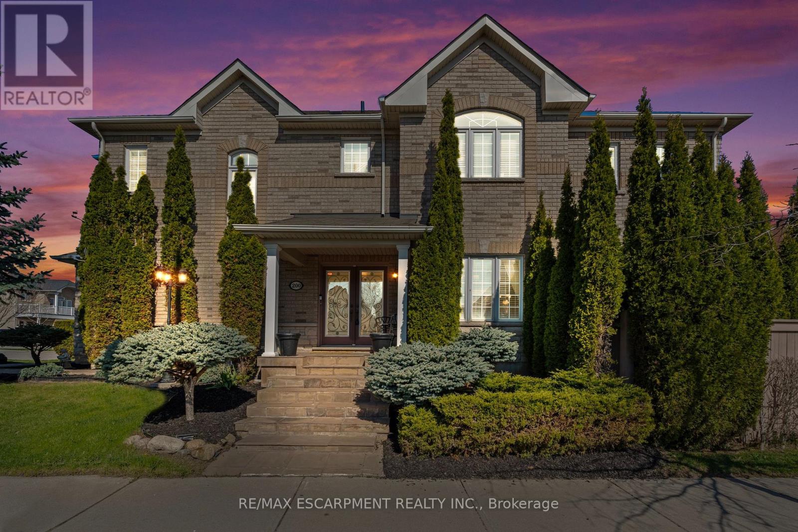 200 Miller Drive, Halton Hills, Ontario  L7G 6N3 - Photo 5 - W13042490