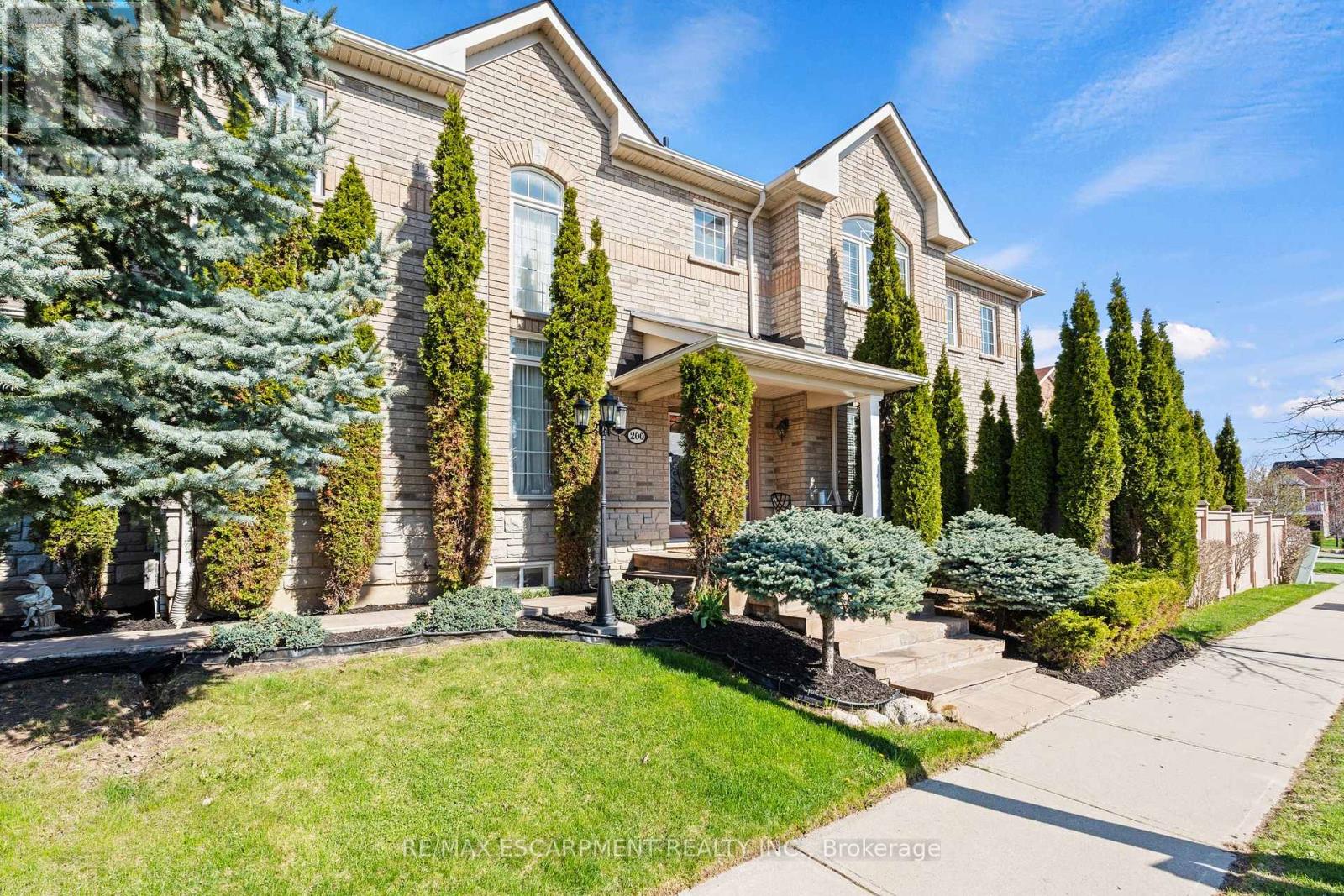 200 Miller Drive, Halton Hills, Ontario  L7G 6N3 - Photo 6 - W13042490