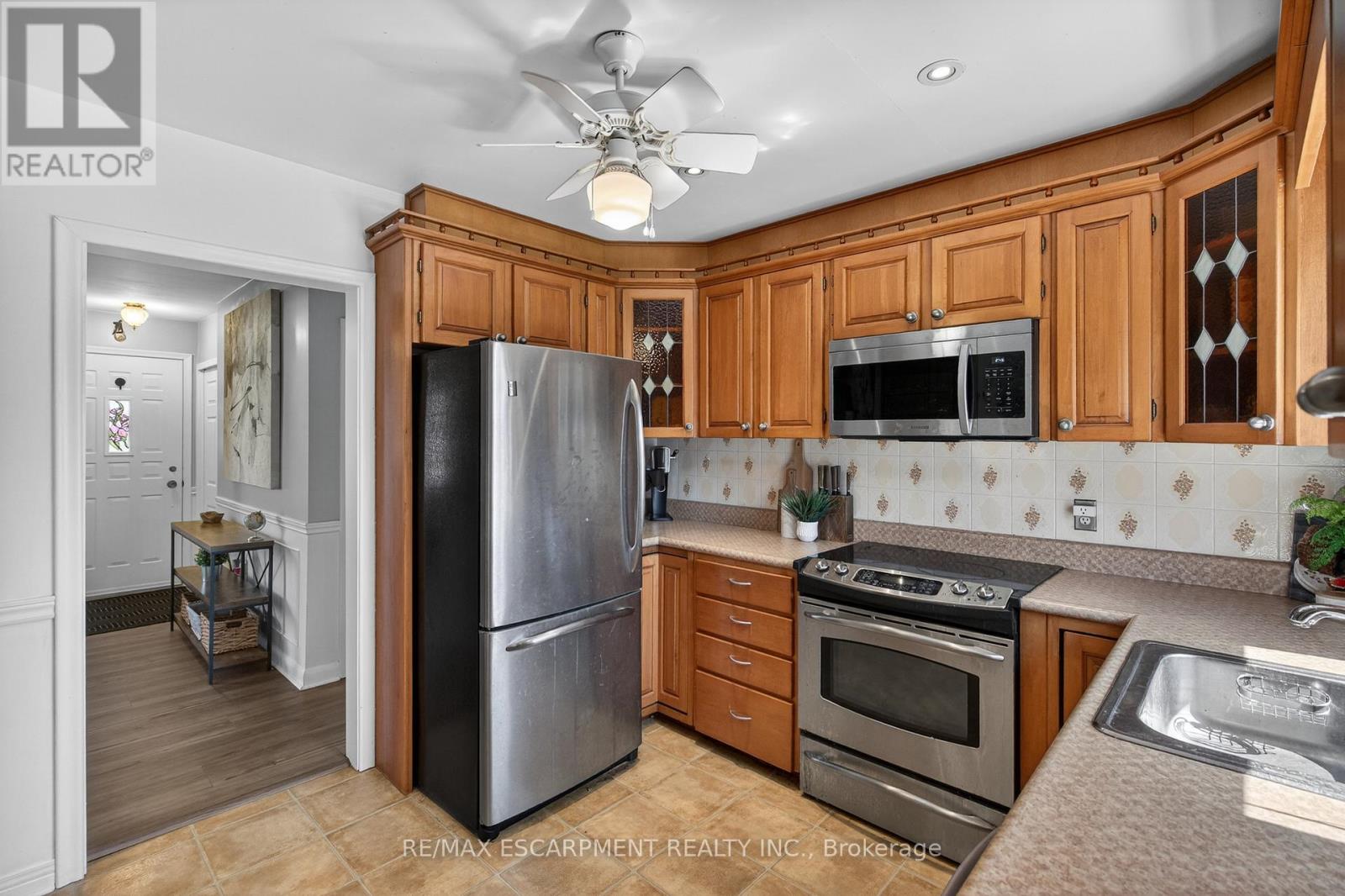 1055 Shepherd's Drive, Burlington, Ontario  L7T 3R4 - Photo 11 - W13042536