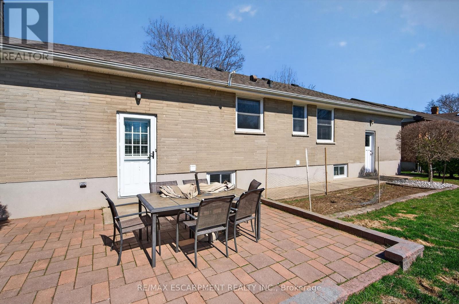 1055 Shepherd's Drive, Burlington, Ontario  L7T 3R4 - Photo 32 - W13042536