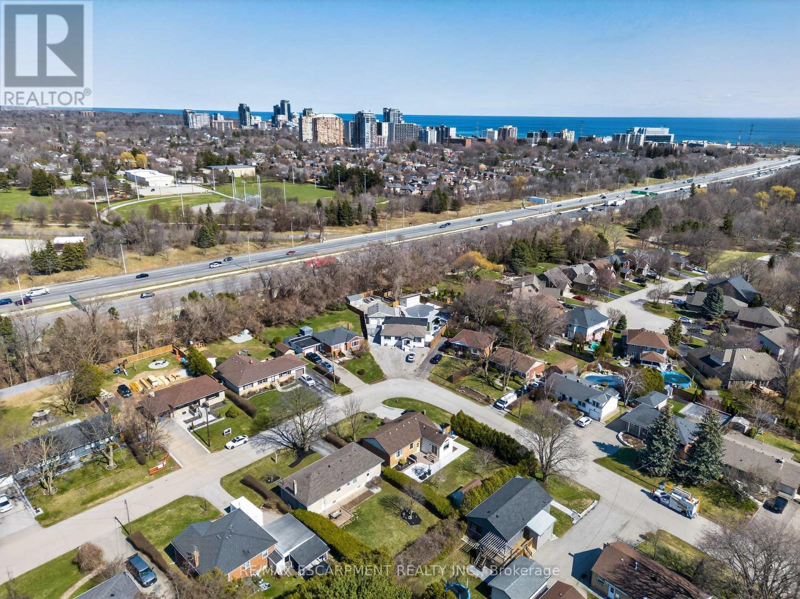 1055 Shepherd's Drive, Burlington, Ontario  L7T 3R4 - Photo 40 - W13042536