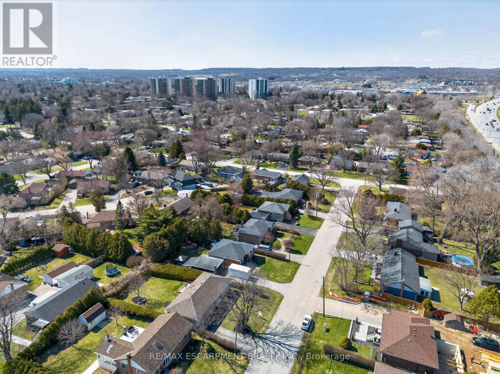 1055 Shepherd's Drive, Burlington, Ontario  L7T 3R4 - Photo 42 - W13042536