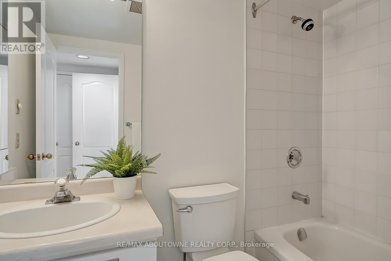 706 - 1901 Pilgrims Way, Oakville, Ontario  L6M 2W9 - Photo 35 - W13042544