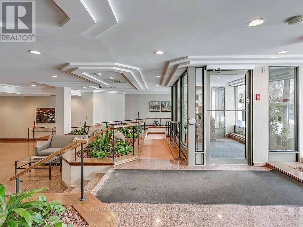 706 - 1901 Pilgrims Way, Oakville, Ontario  L6M 2W9 - Photo 4 - W13042544