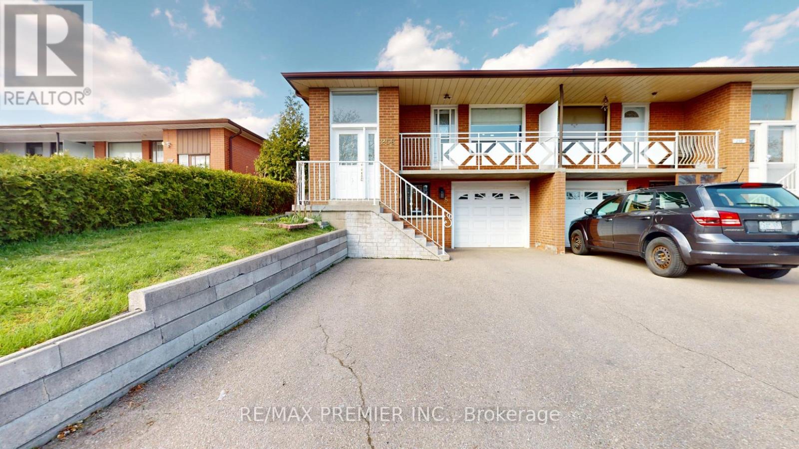 258 GRANDRAVINE DRIVE, Toronto, Ontario