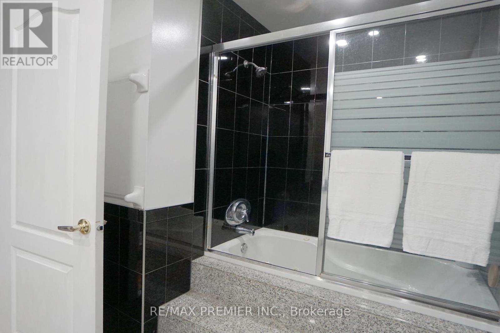 258 Grandravine Drive, Toronto, Ontario  M3N 1J3 - Photo 21 - W13042554