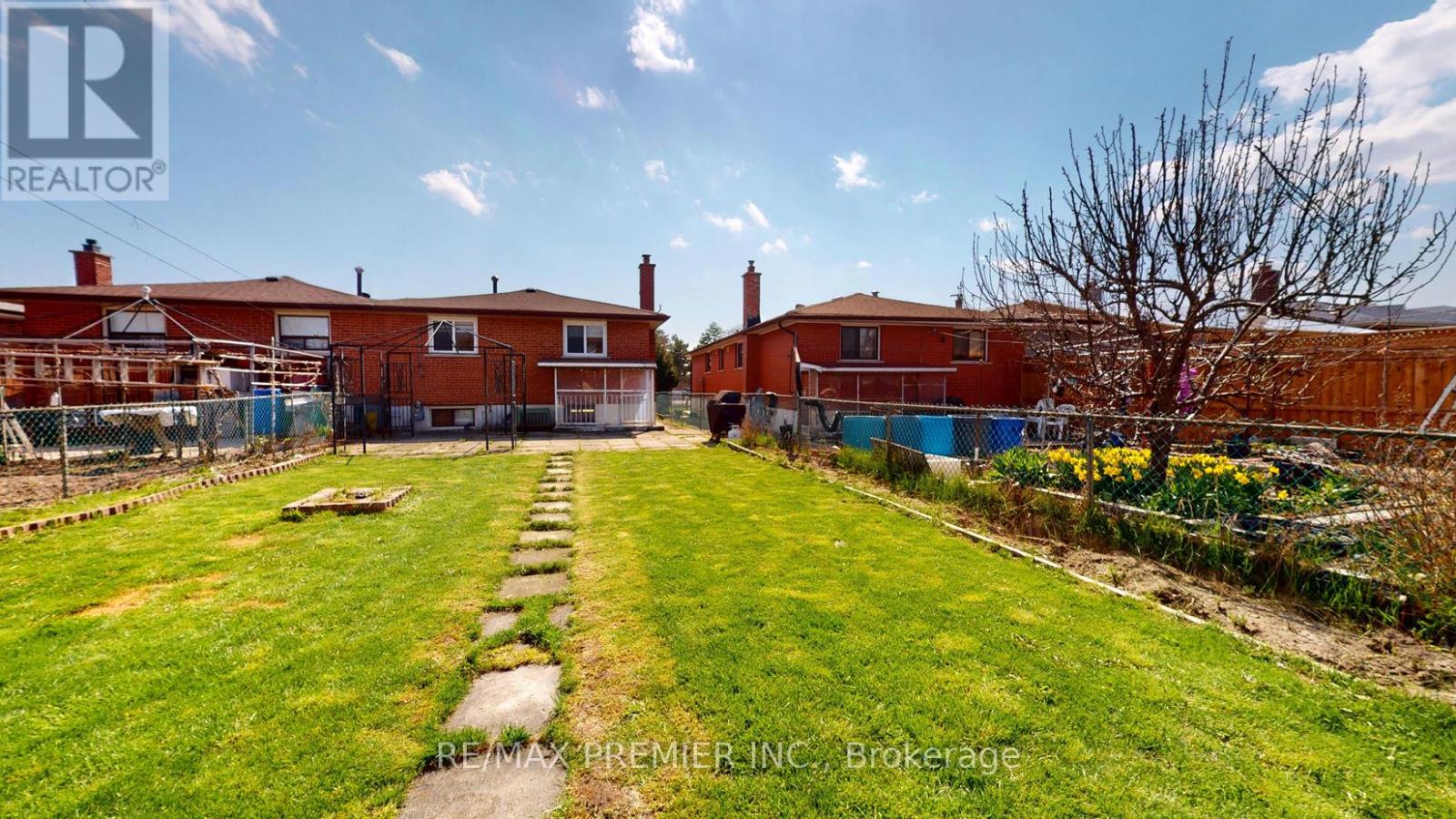 258 Grandravine Drive, Toronto, Ontario  M3N 1J3 - Photo 30 - W13042554