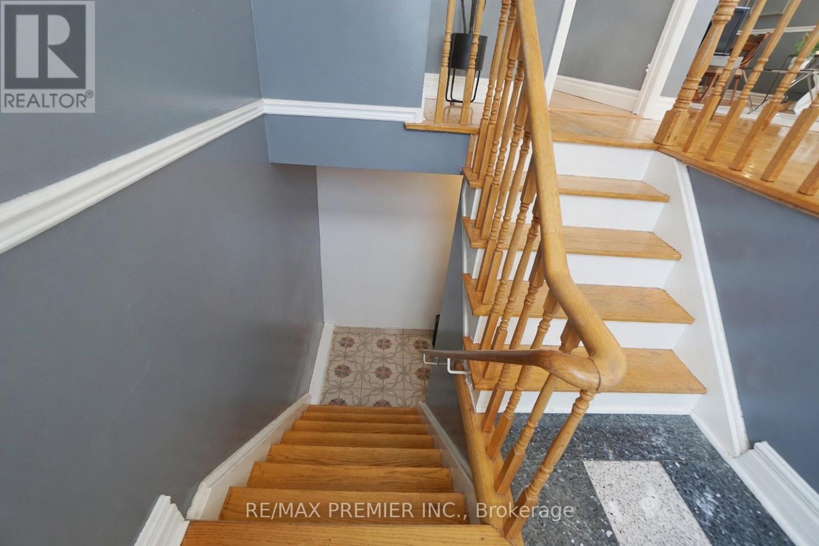 258 Grandravine Drive, Toronto, Ontario  M3N 1J3 - Photo 5 - W13042554