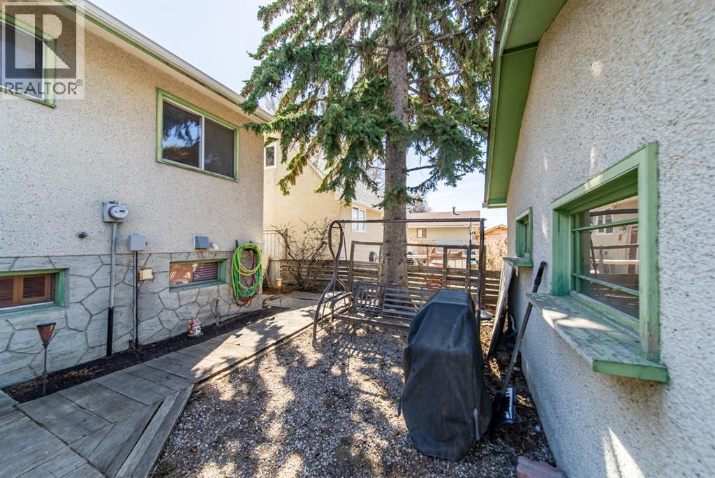 3030 31a Street SE, Calgary, Alberta  T2B 0S9 - Photo 30 - A2303930