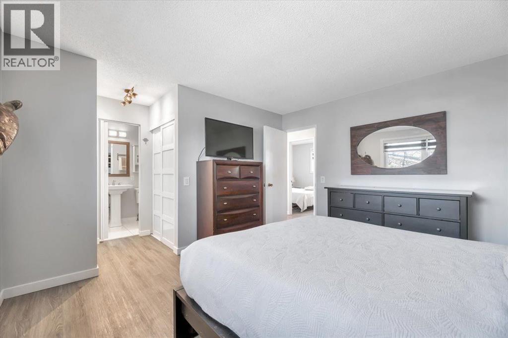 12336 Woodview Road SW, Calgary, Alberta  T2W 2Y6 - Photo 22 - A2304542