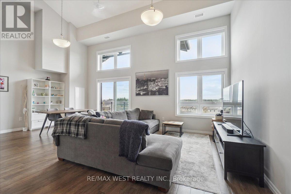 413 - 35 Kingsbury Square, Guelph, Ontario  N1L 0J4 - Photo 2 - X13042498