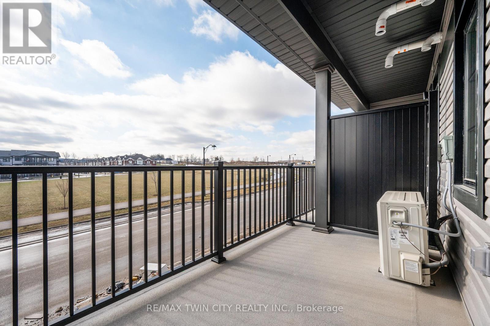 8 Oat Lane, Kitchener, Ontario  N2R 0T1 - Photo 12 - X13042500