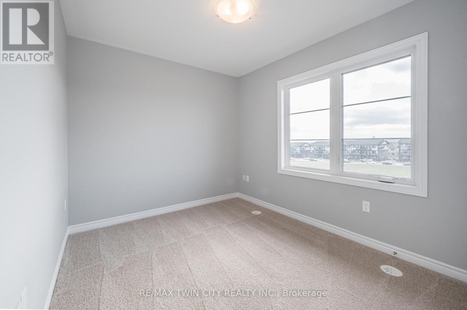 8 Oat Lane, Kitchener, Ontario  N2R 0T1 - Photo 13 - X13042500