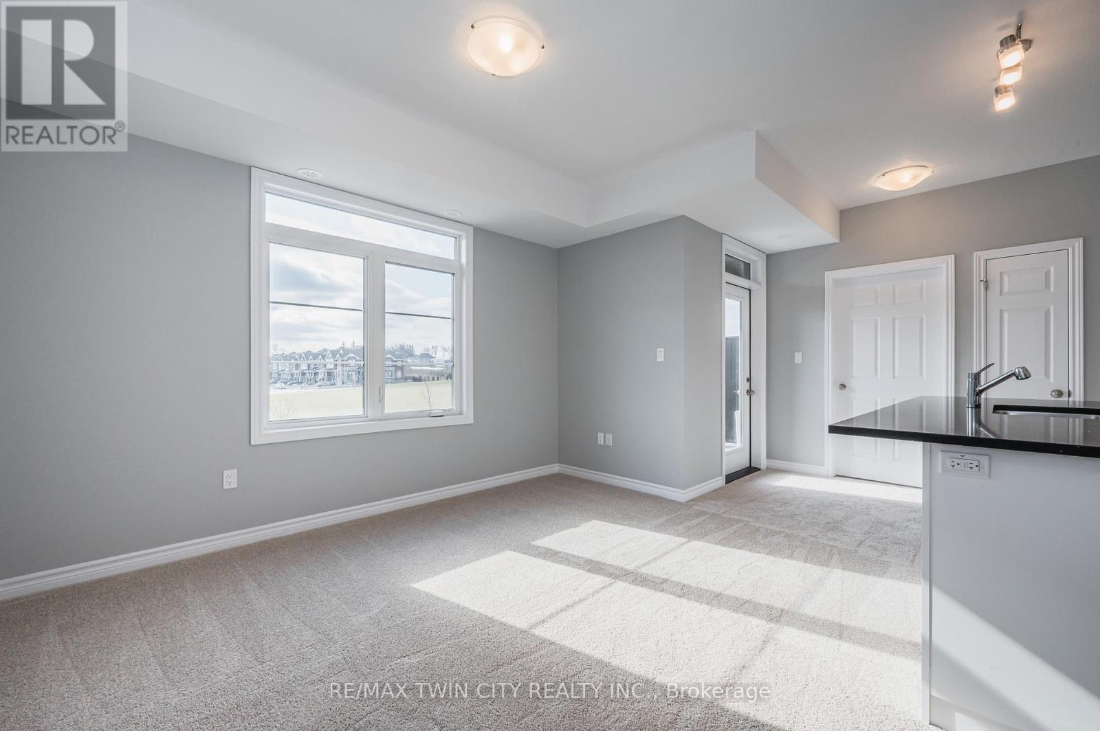 8 Oat Lane, Kitchener, Ontario  N2R 0T1 - Photo 4 - X13042500