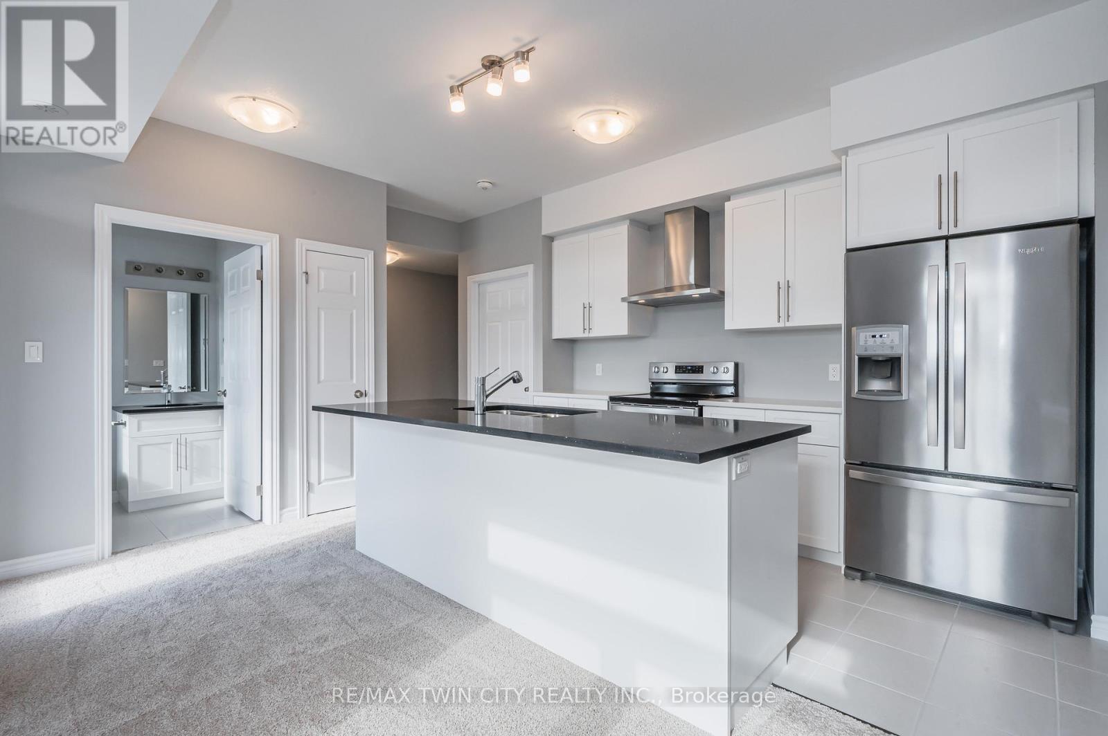 8 Oat Lane, Kitchener, Ontario  N2R 0T1 - Photo 7 - X13042500