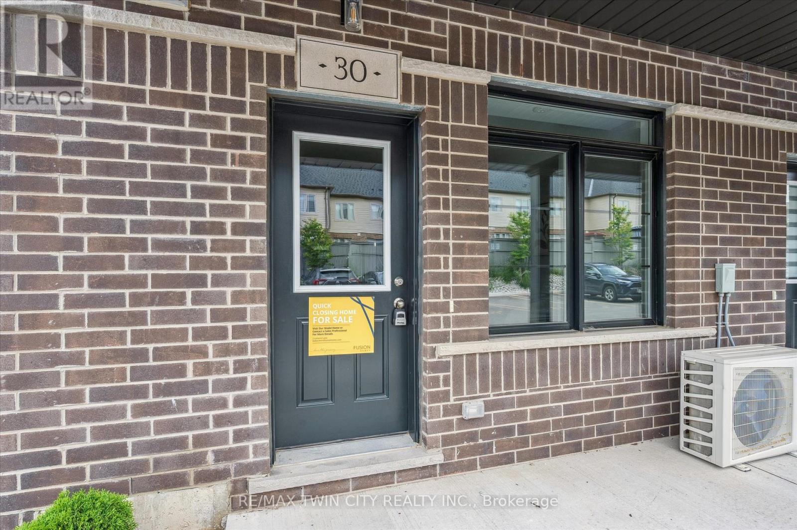 30 Oat Lane, Kitchener, Ontario  N2R 0K1 - Photo 2 - X13042542