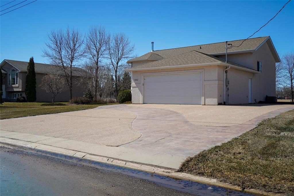 442 Croteau Street, St Pierre-Jolys, Manitoba  R0A 1V0 - Photo 1 - 202608248