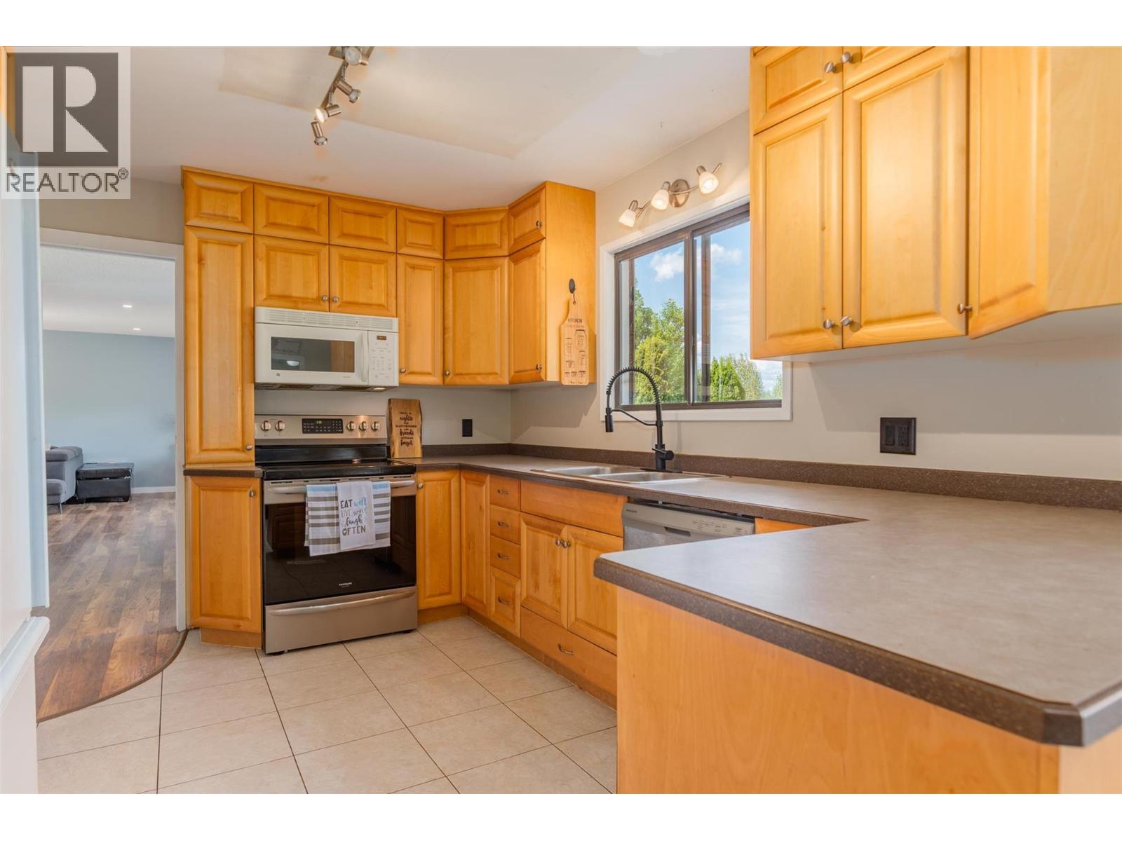 3421 Southridge Drive, Castlegar, British Columbia  V1N 3X7 - Photo 28 - 10384253