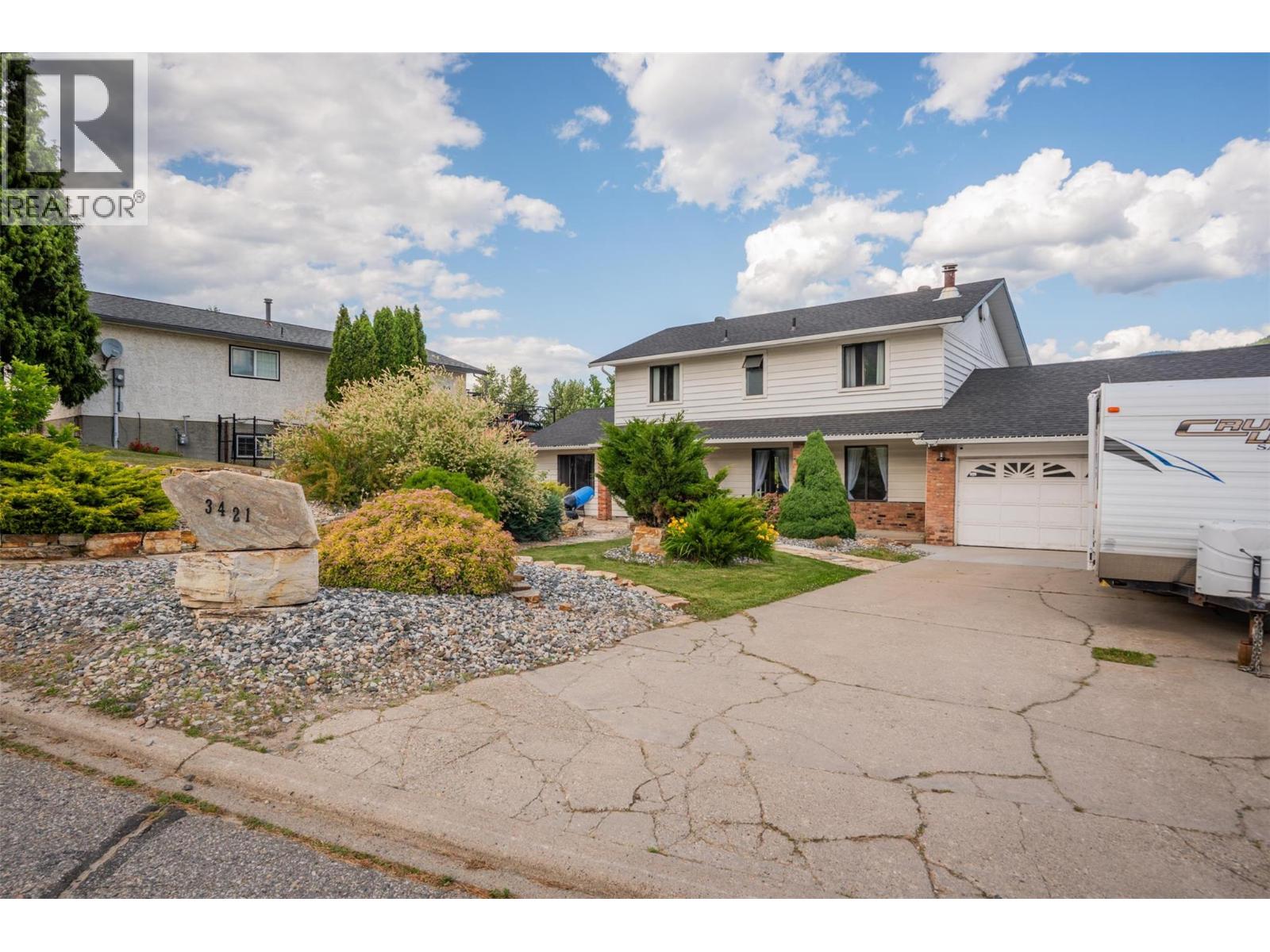 3421 Southridge Drive, Castlegar, British Columbia  V1N 3X7 - Photo 3 - 10384253