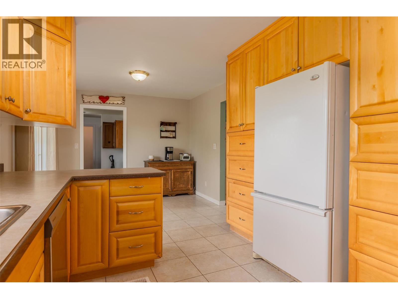 3421 Southridge Drive, Castlegar, British Columbia  V1N 3X7 - Photo 30 - 10384253