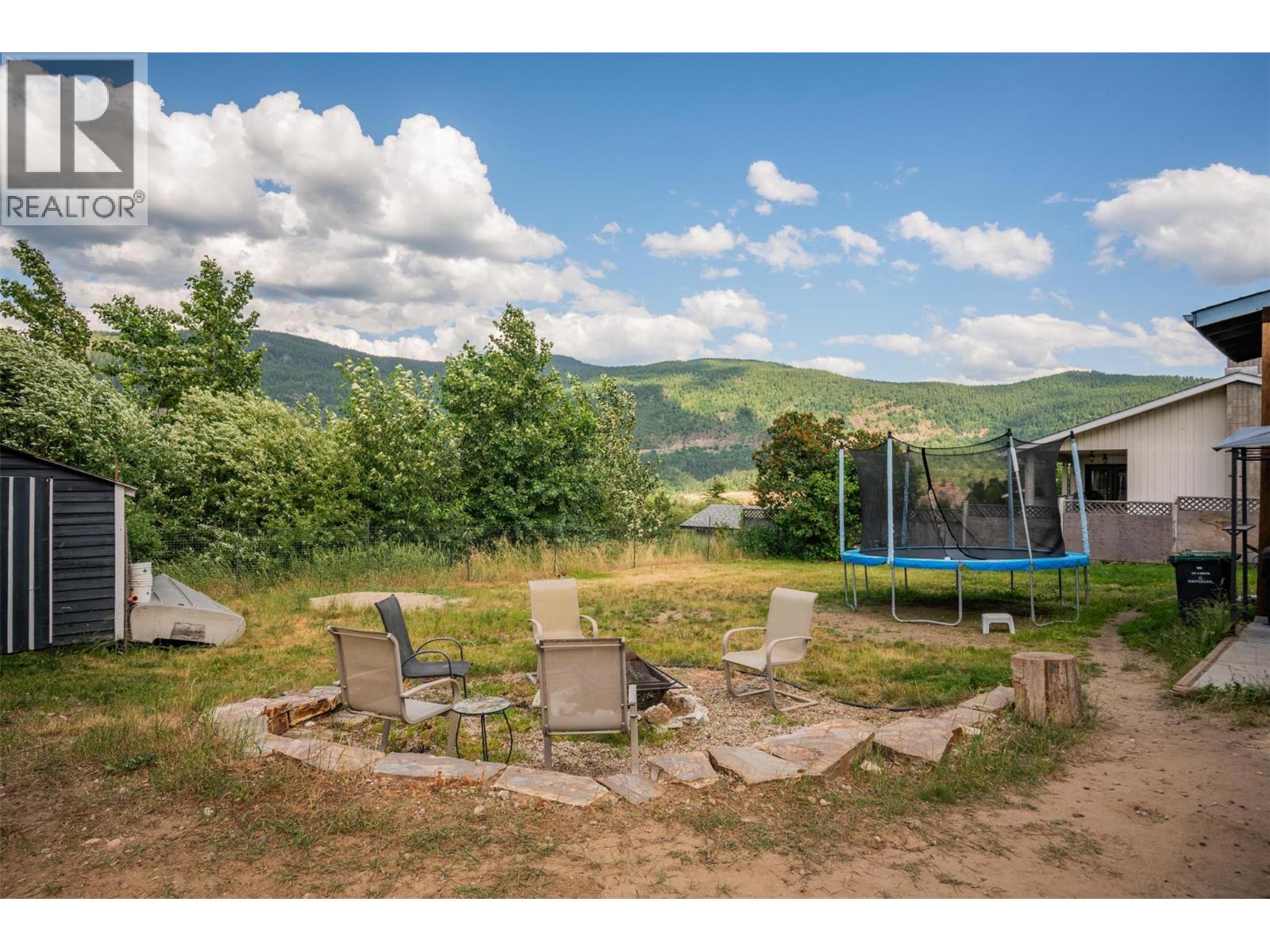 3421 Southridge Drive, Castlegar, British Columbia  V1N 3X7 - Photo 67 - 10384253